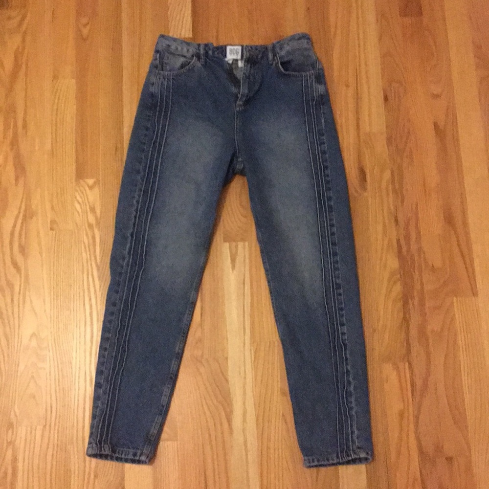 BDG Mom Pintucked Jean - Medium Wash